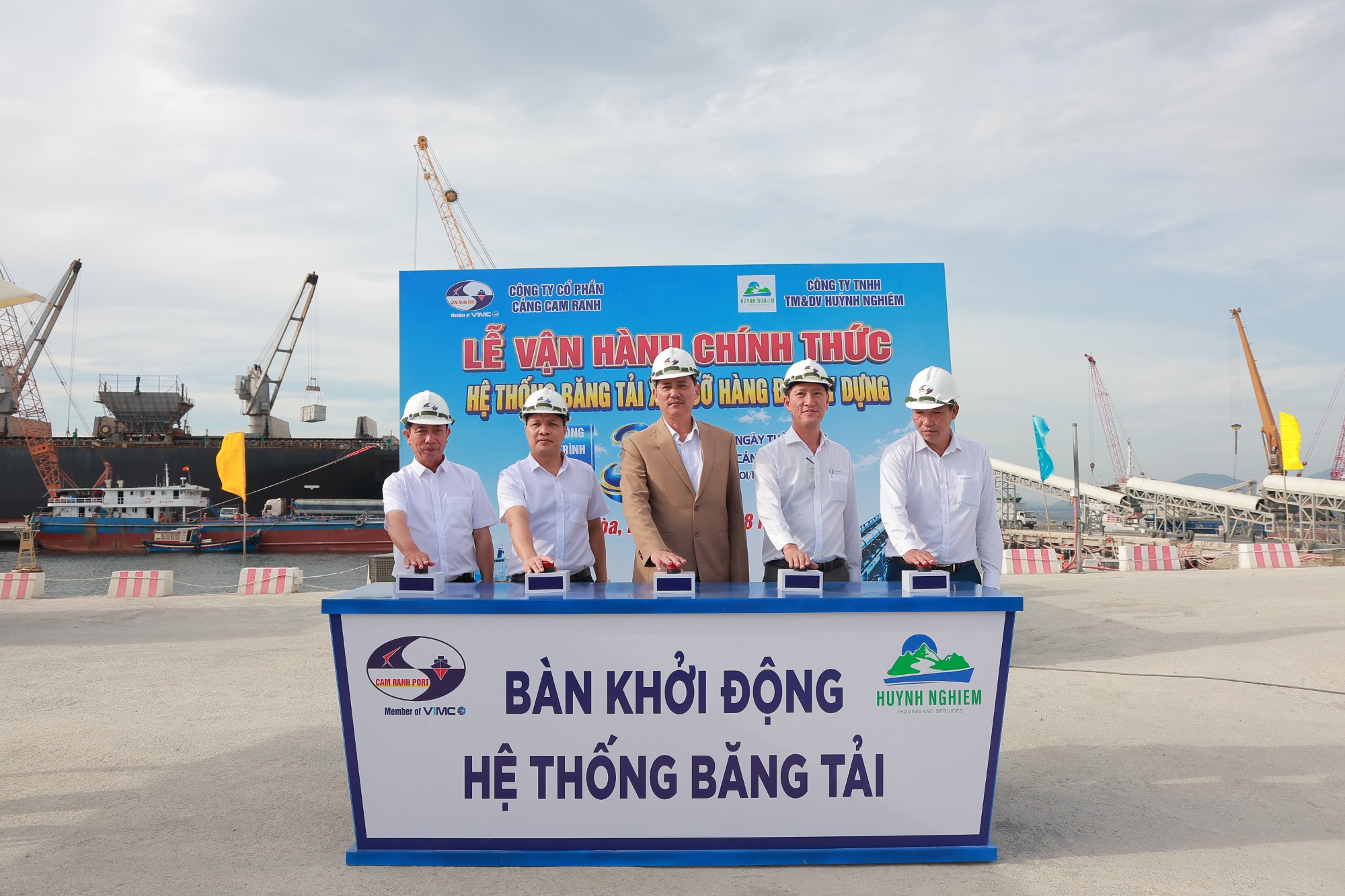 CẢNG CAM RANH VẬN HÀNH CHÍNH THỨC HỆ THỐNG BĂNG TẢI XẾP DỠ HÀNG ĐÁ XÂY DỰNG