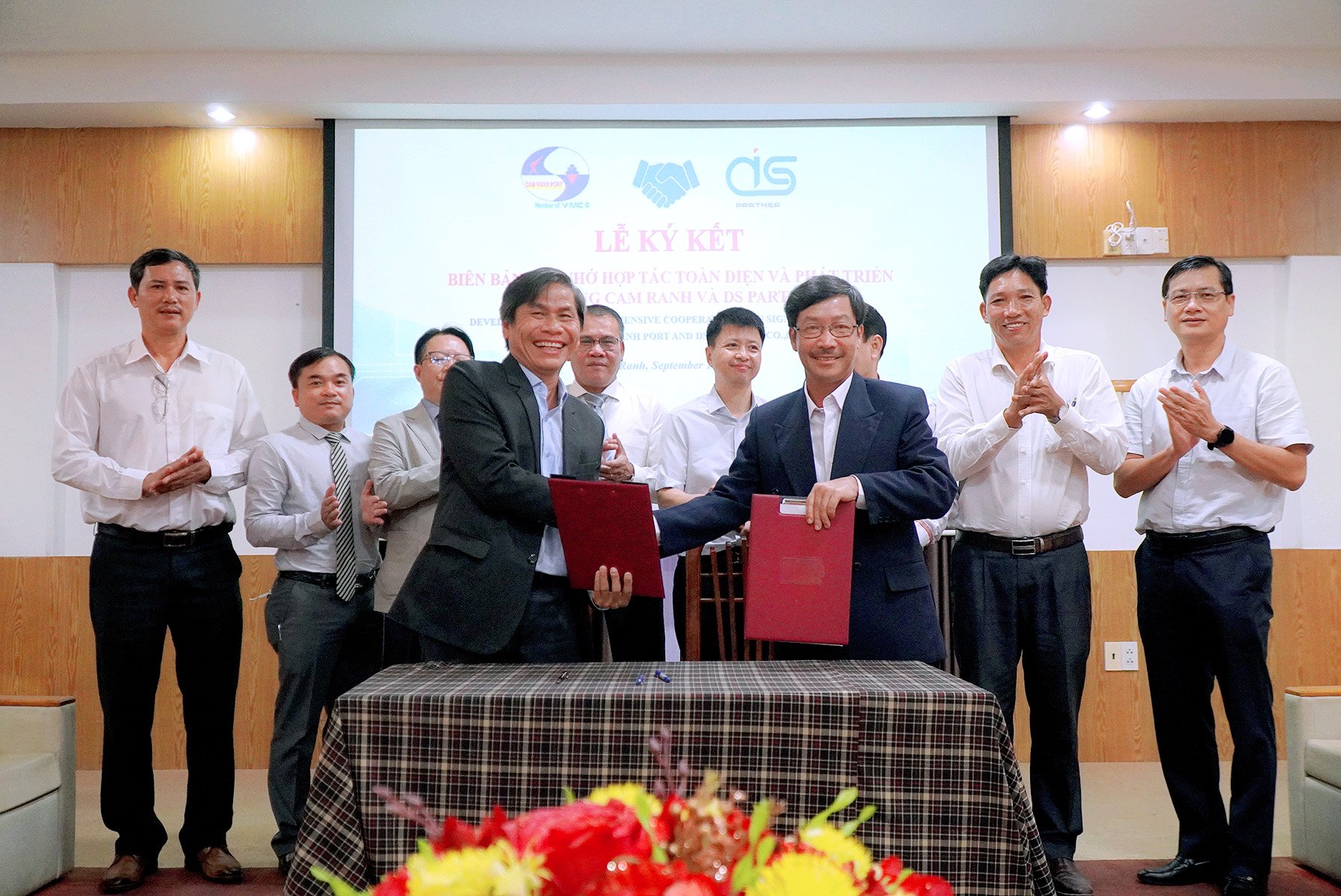 Cảng Cam Ranh và DS Partners ký kết biên bản ghi nhớ về hợp tác