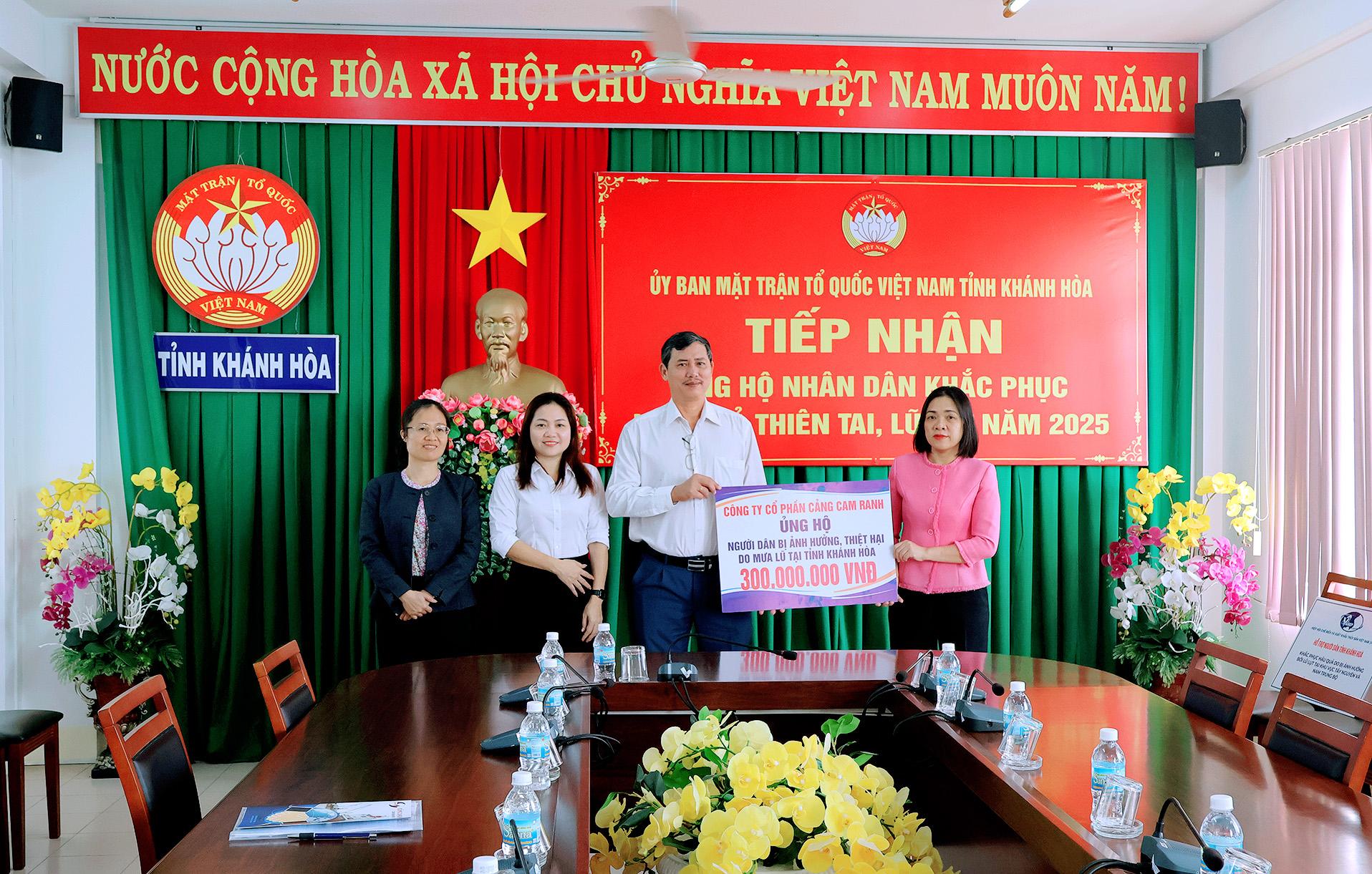 CẢNG CAM RANH CHUNG SỨC VÌ CỘNG ĐỒNG: HỖ TRỢ ĐỒNG BÀO KHÁNH HÒA VÀ NGƯỜI LAO ĐỘNG CẢNG QUY NHƠN KHẮC PHỤC THIÊN TAI